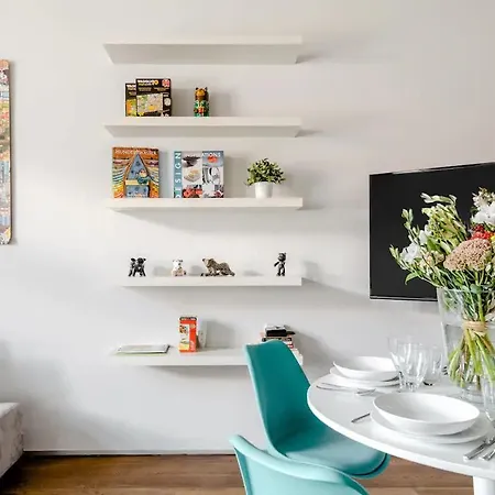 Days - One-bedroom With Workspace And Imac In Vinohrady