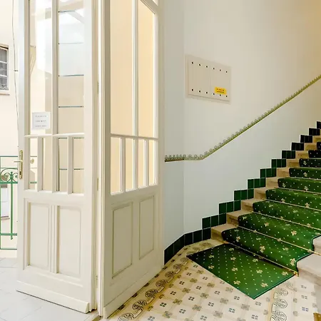 Days - One-bedroom With Workspace And Imac In Vinohrady Praha