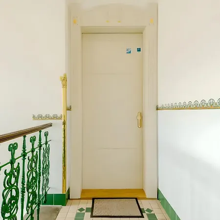 Days - One-bedroom With Workspace And Imac In Vinohrady Praha