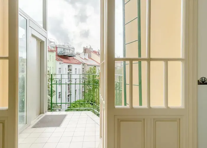 Days - One-bedroom With Workspace And Imac In Vinohrady *