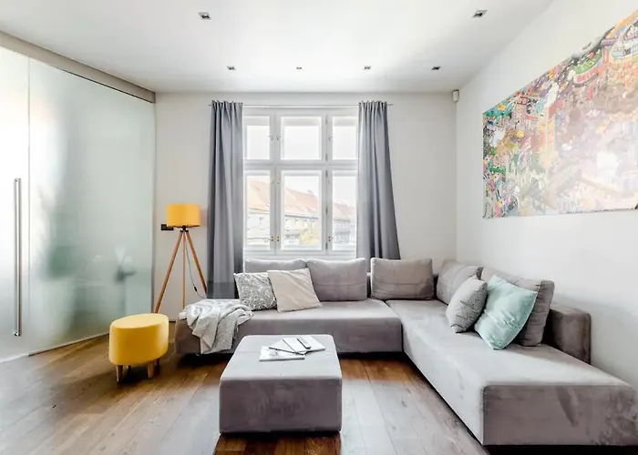 Days - One-bedroom With Workspace And Imac In Vinohrady Praha
