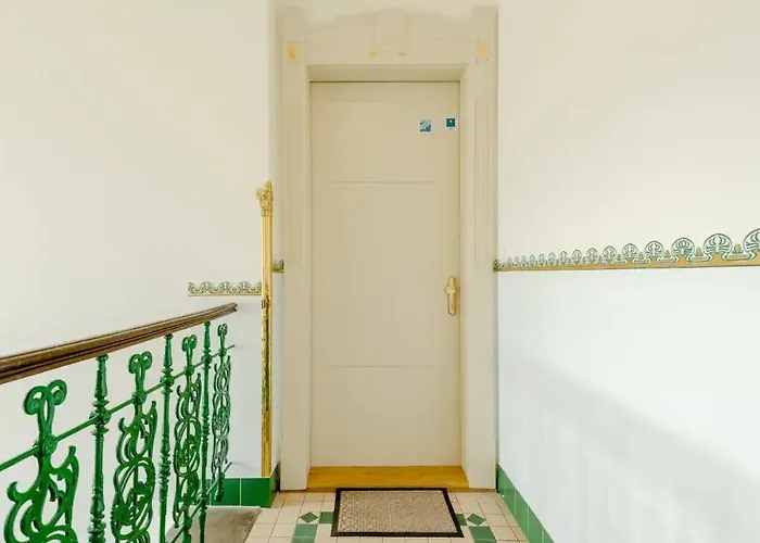 Days - One-bedroom With Workspace And Imac In Vinohrady * Praha