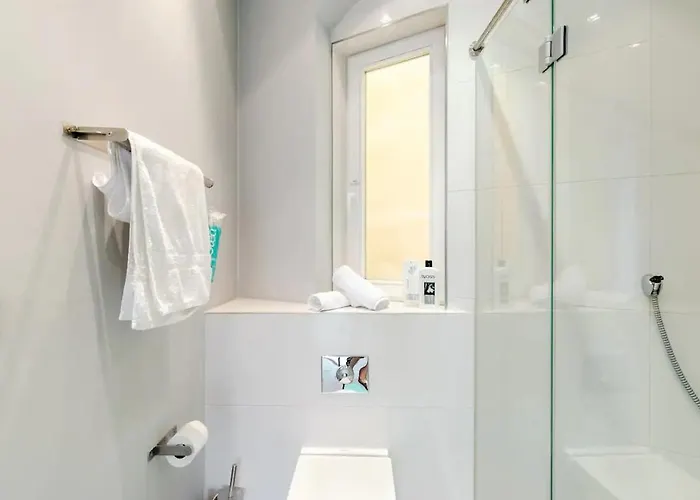 Days - One-bedroom With Workspace And Imac In Vinohrady