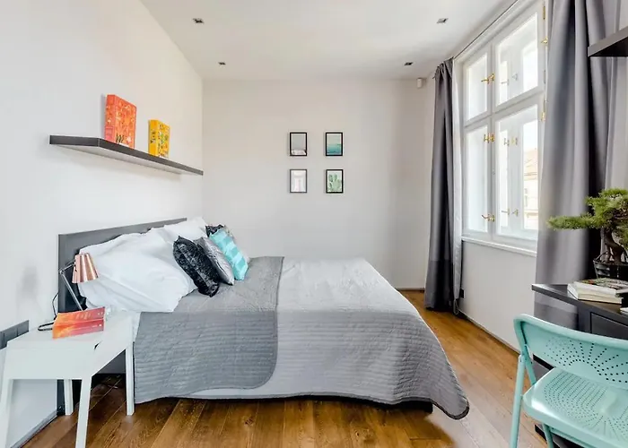 Days - One-bedroom With Workspace And Imac In Vinohrady Apartmán *