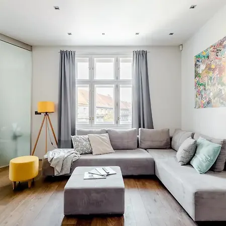 Days - One-bedroom With Workspace And Imac In Vinohrady Prag