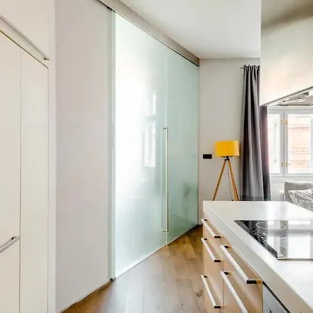 Days - One-bedroom With Workspace And Imac In Vinohrady Daire Prag
