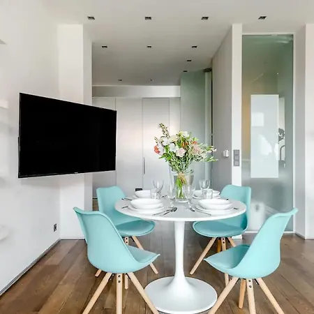 Days - One-bedroom With Workspace And Imac In Vinohrady Daire